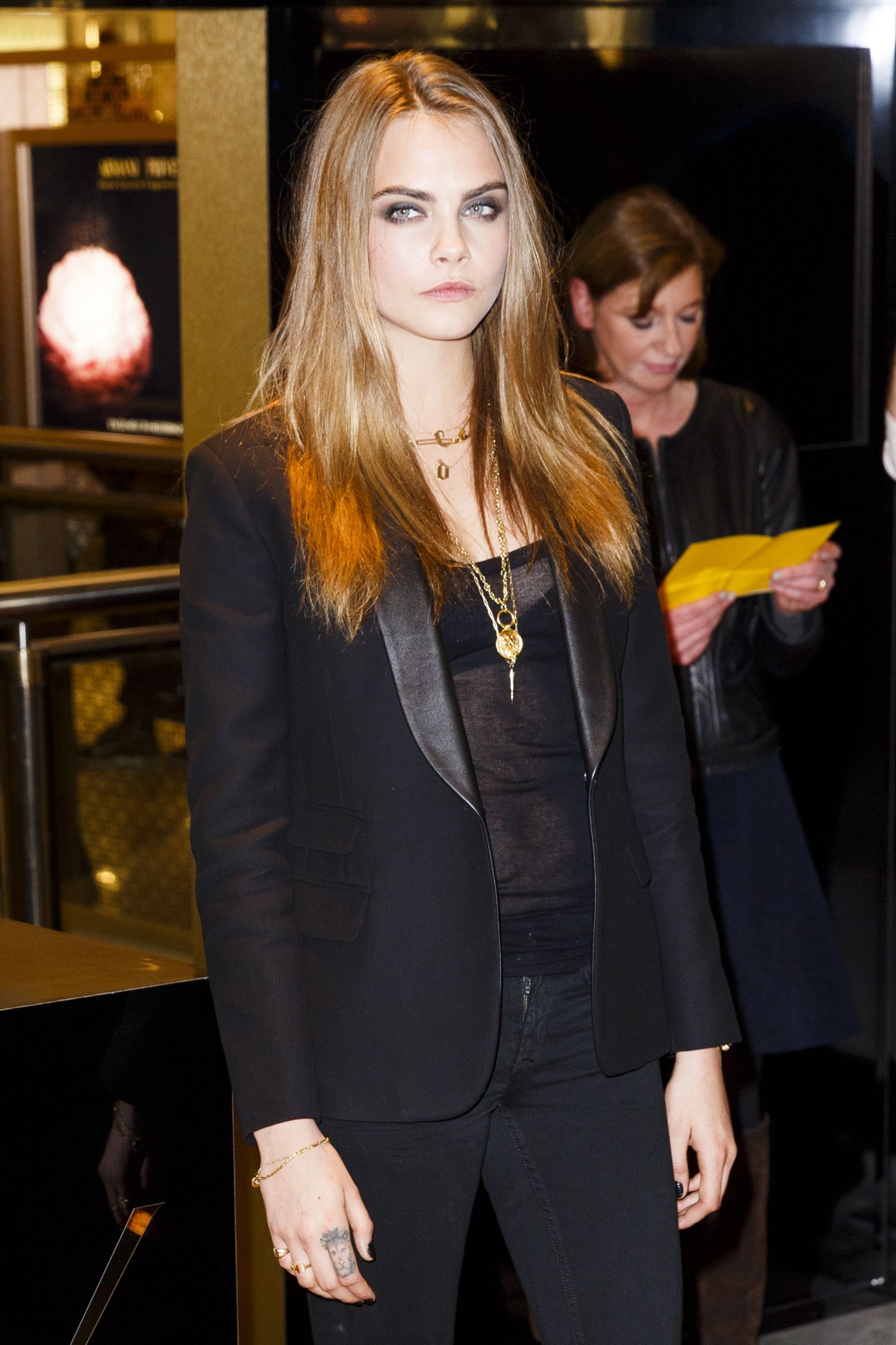 Cara-Delevingne-355
