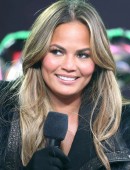 Chrissy-Teigen-NYE-at-Times-Square-2