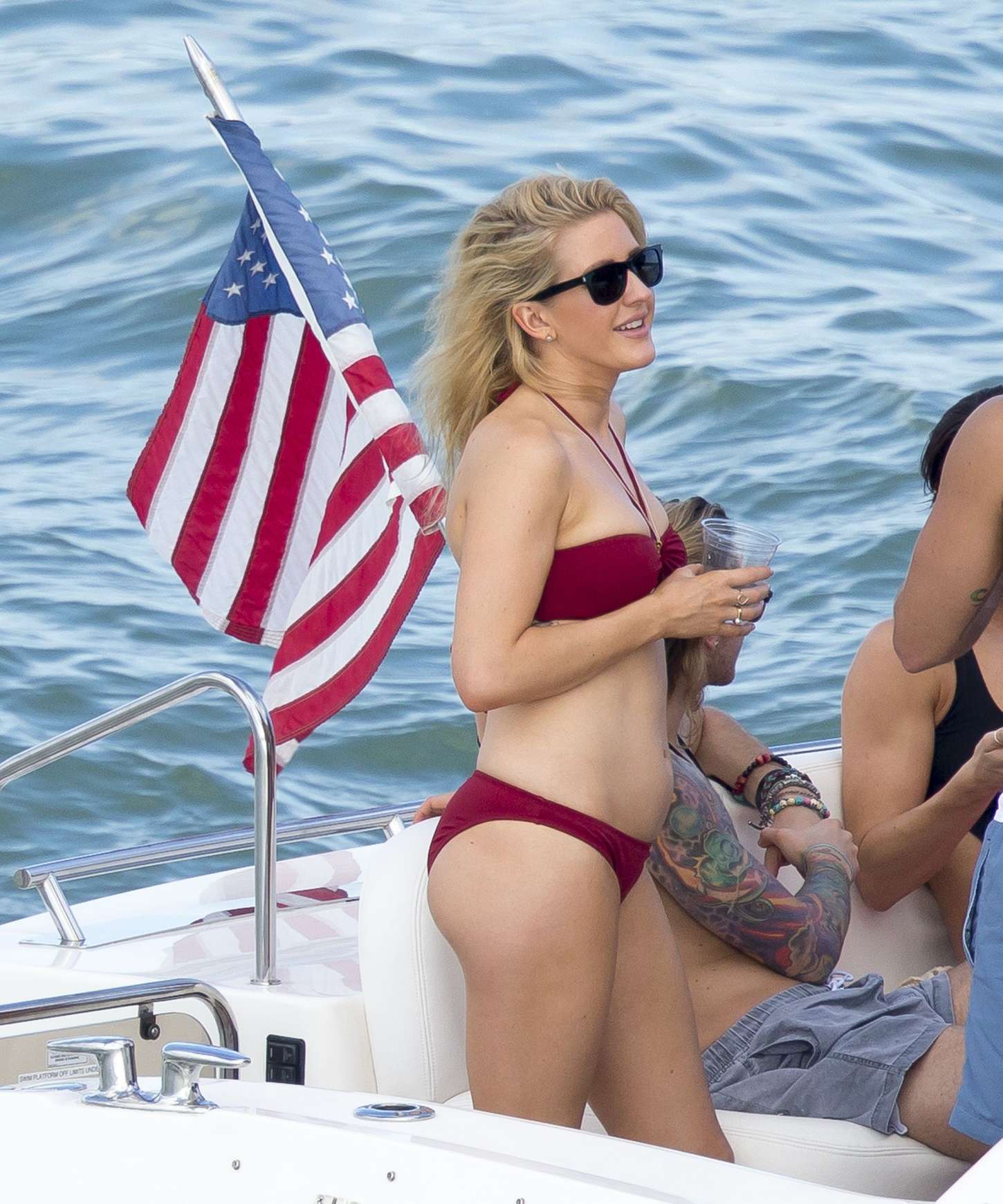 Ellie-Goulding-in-Bikini-1