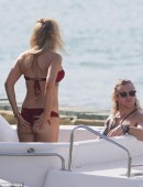 Ellie-Goulding-in-Bikini-11
