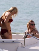 Ellie-Goulding-in-Bikini-14