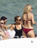 Ellie-Goulding-in-Bikini-7