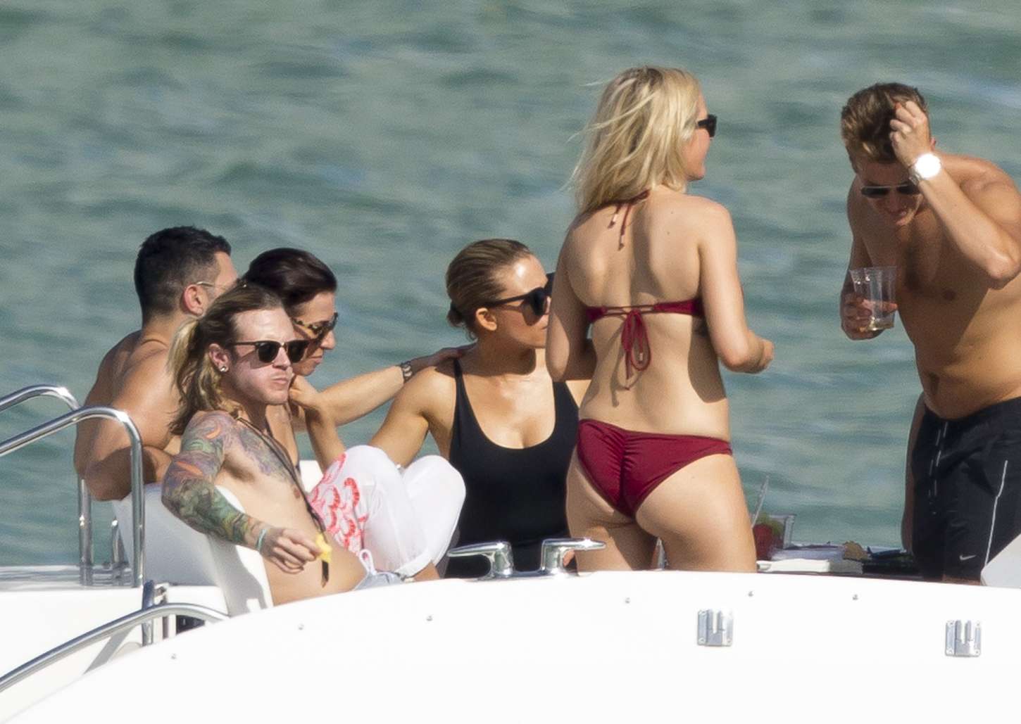 Ellie-Goulding-in-Bikini-7