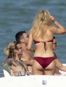 Ellie-Goulding-in-Bikini-9