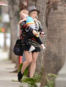 Hilary-Duff-in-Skirt-12