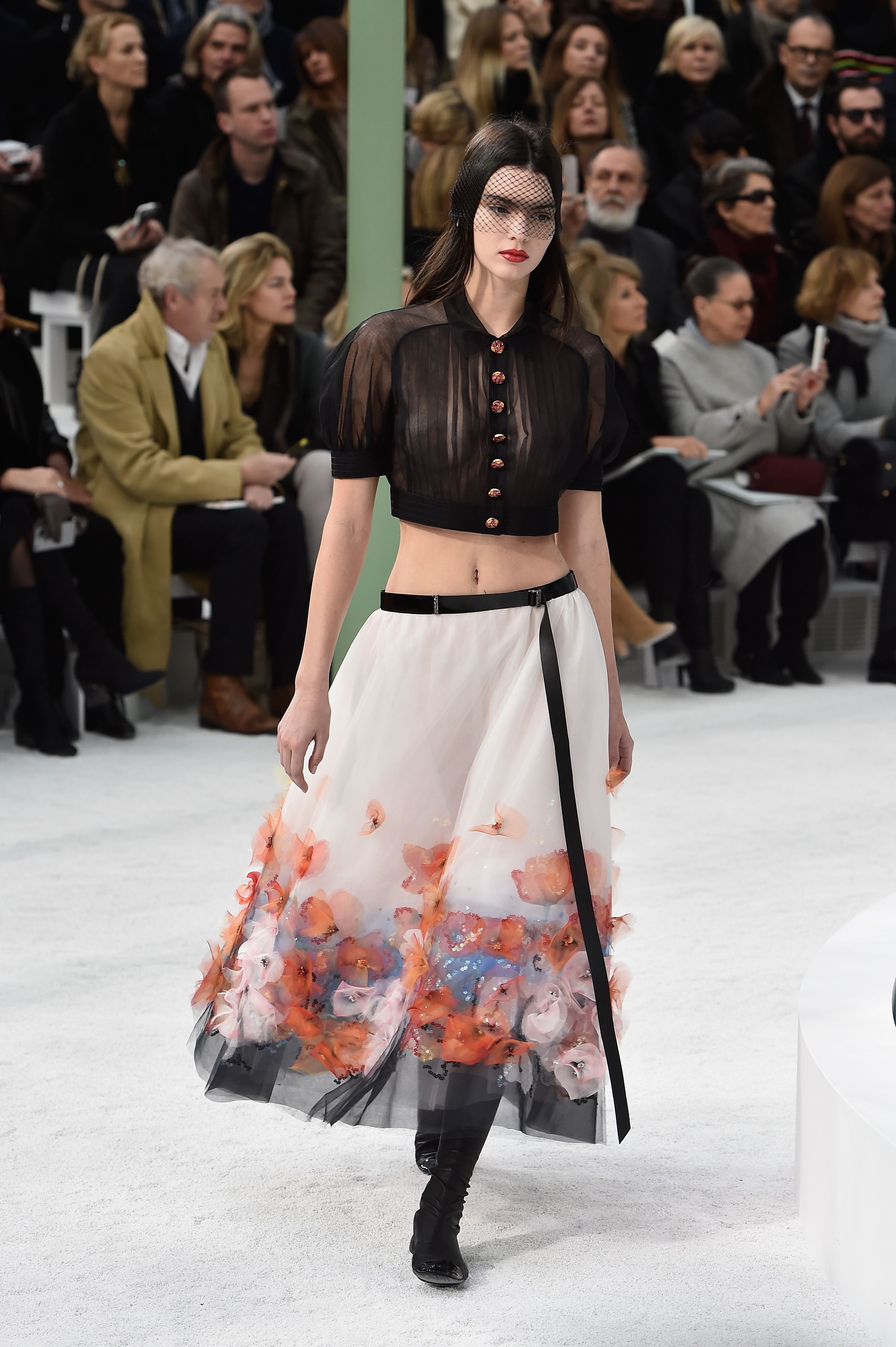 Kendall-Jenner-Chanel-Fashion-Show-Paris-3