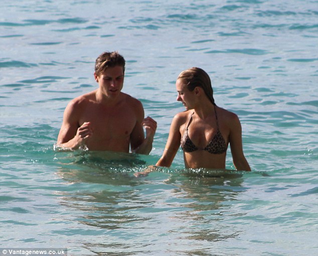 Kimberley-Garner-in-Bikini-614
