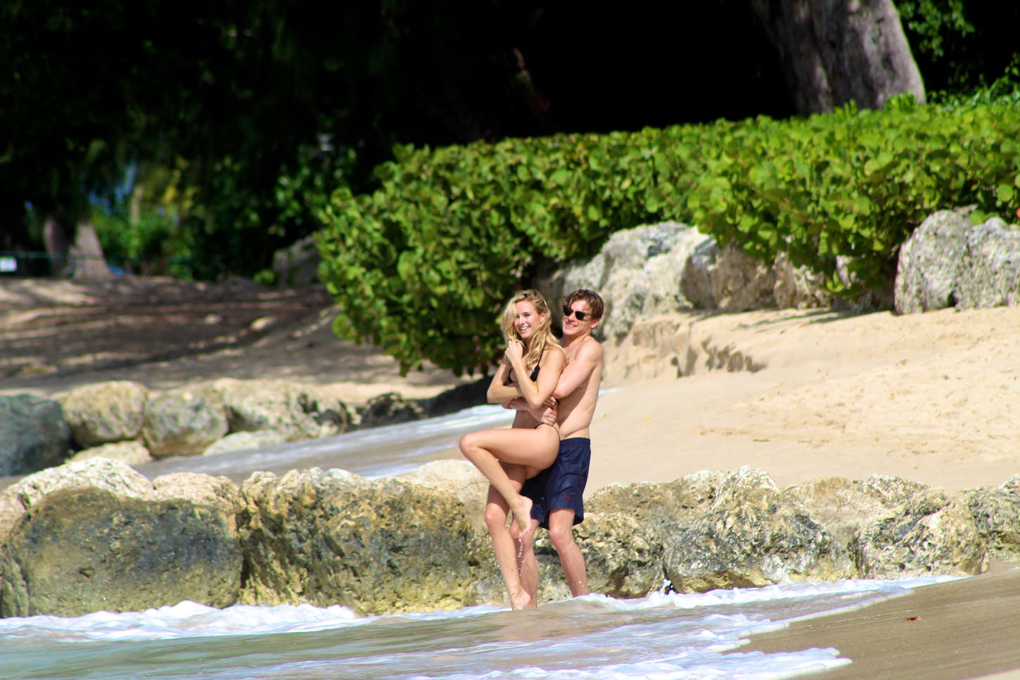 Kimberley-Garner-in-Black-Bikini-19