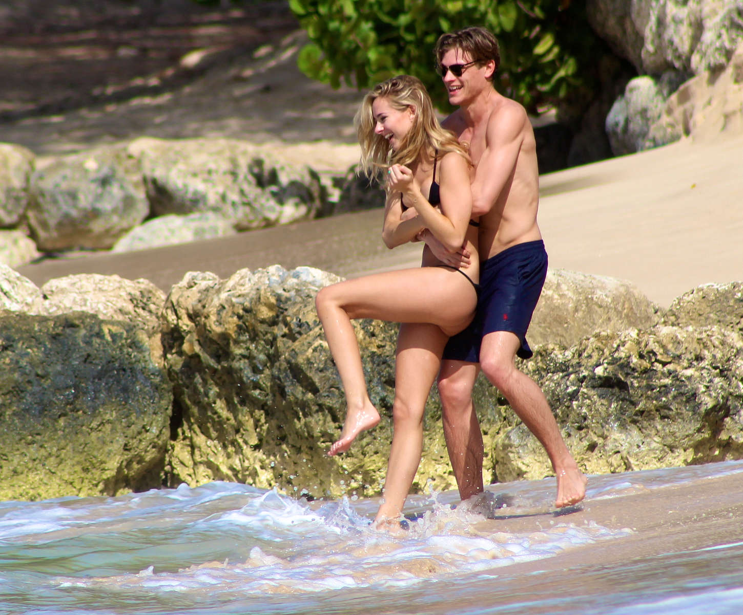 Kimberley-Garner-in-Black-Bikini-7