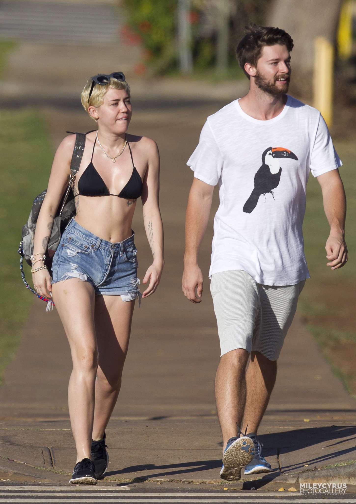 Miley-Cyrus-Bikini-20