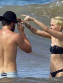 Miley-Cyrus-Bikini-22