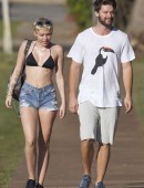 Miley-Cyrus-Bikini-29