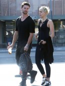 Miley-Cyrus-Lunch-33