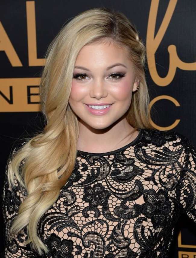 Olivia-Holt-Nine-Zero-One-Salon-Melrose-Place-Launch-Party-2