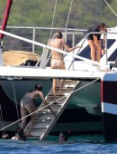 Taylor-Swift-in-Bikini-6