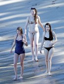 Taylor-Swift-in-Swimsuit-6