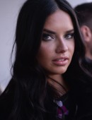 Adriana-Lima-Gabriela-Cadena-Fall-Winter-2015-Backstage-1