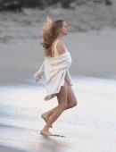 Amanda-Seyfried-Photoshoot-Miami-8
