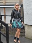 Ashley-Roberts-Arriving-at-the-London-Studio-18