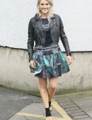 Ashley-Roberts-Arriving-at-the-London-Studio-25