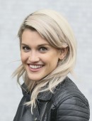Ashley-Roberts-Arriving-at-the-London-Studio-4