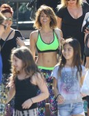 Brooke-Burke-Booty-10