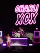 Charli-XCX-Prismatic-Tour-Milan-10