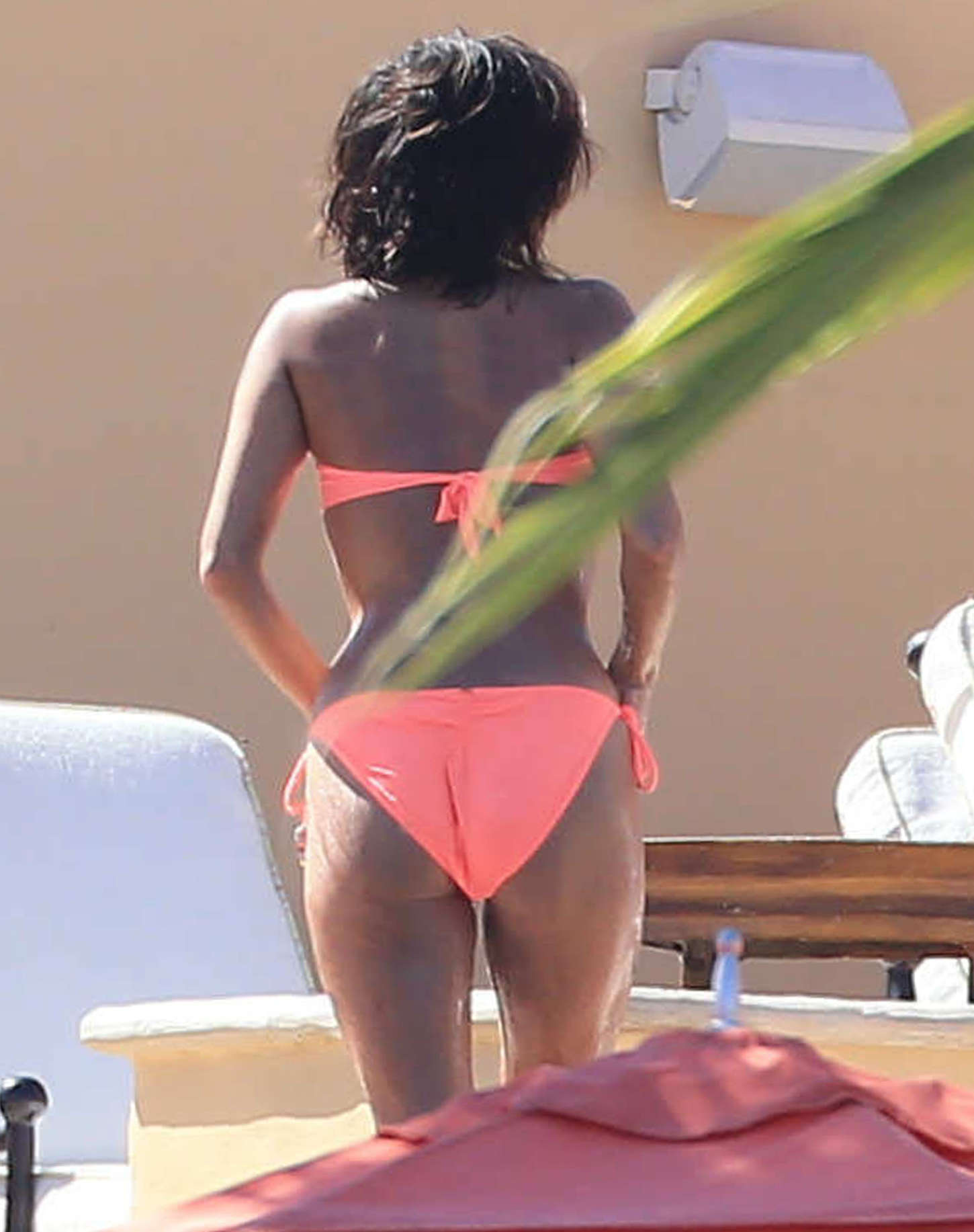 Cheryl-Burke-in-Bikini-6