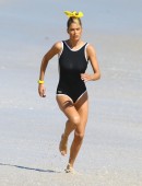 Doutzen-Kroes-Bikini-Miami-201