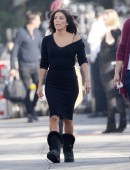 Eva-Longoria-Filming-Malibu-6