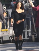 Eva-Longoria-Filming-Malibu-7