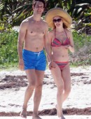 Heather-Graham-in-Bikini-12