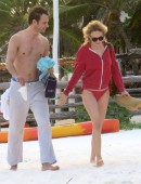 Heather-Graham-in-Bikini-4