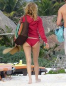 Heather-Graham-in-Bikini-5