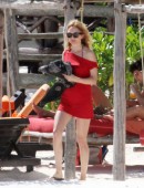 Heather-Graham-in-Bikini-9