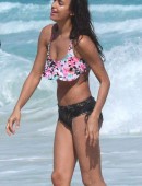 Irina-Shayk-in-Bikini-11