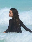 Irina-Shayk-in-Bikini-4