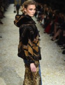 Karlie-Kloss-Tom-Ford-2015-Womenswear-Collection-Presentation-1