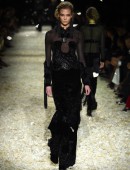 Karlie-Kloss-Tom-Ford-2015-Womenswear-Collection-Presentation-7