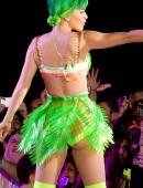 Katy-Perry-Performing-at-Palau-Sant-Jordi-5