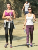 Kelly-Brook-Hiking-West-Hollywood-3