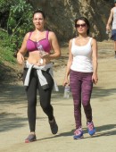 Kelly-Brook-Hiking-West-Hollywood-5