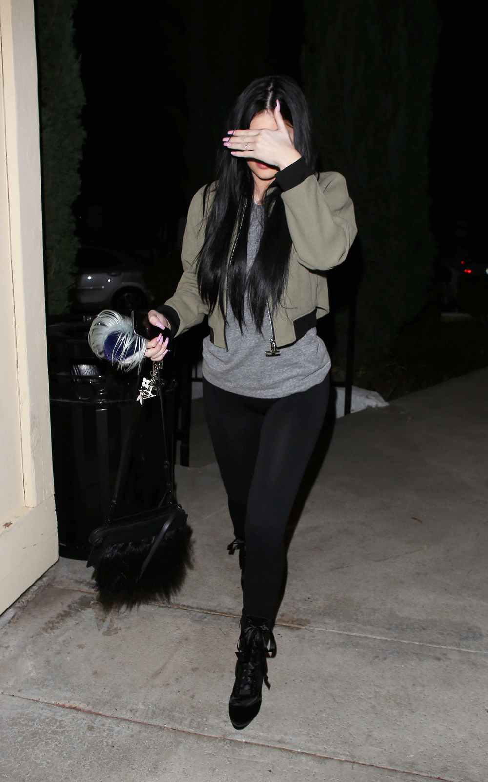 Kylie-Jenner-Leggings-Sugarfish-LA-4