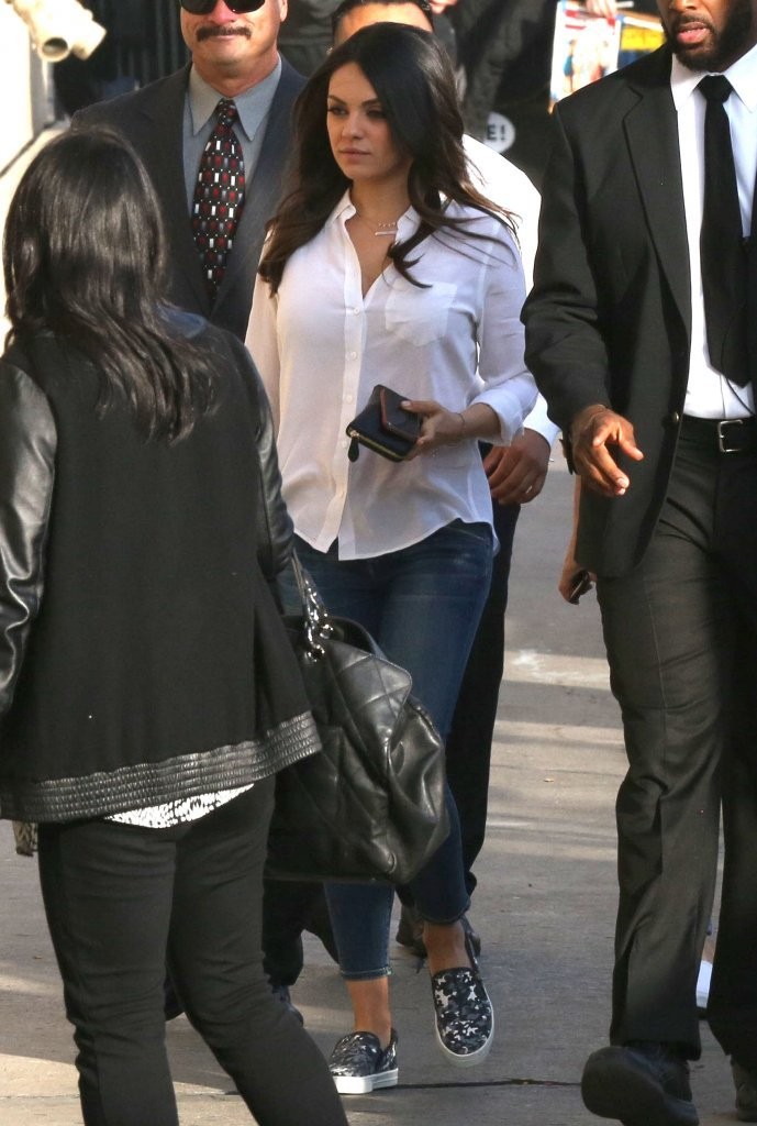 Mila-Kunis-Outside-Jimmy-Kimmel-Live-Hollywood-5