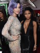 Miley-Cyrus-and-Katy-Perry-2015-GRAMMY-Awards-3