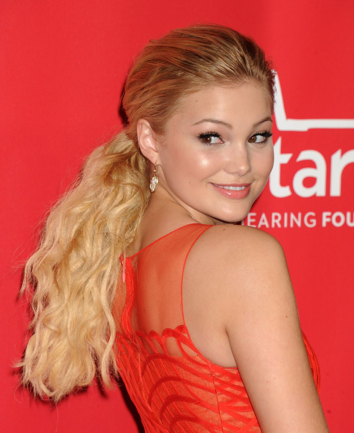 Olivia-Holt-80