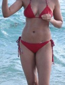 Padma-Lakshmi-in-Bikini-3