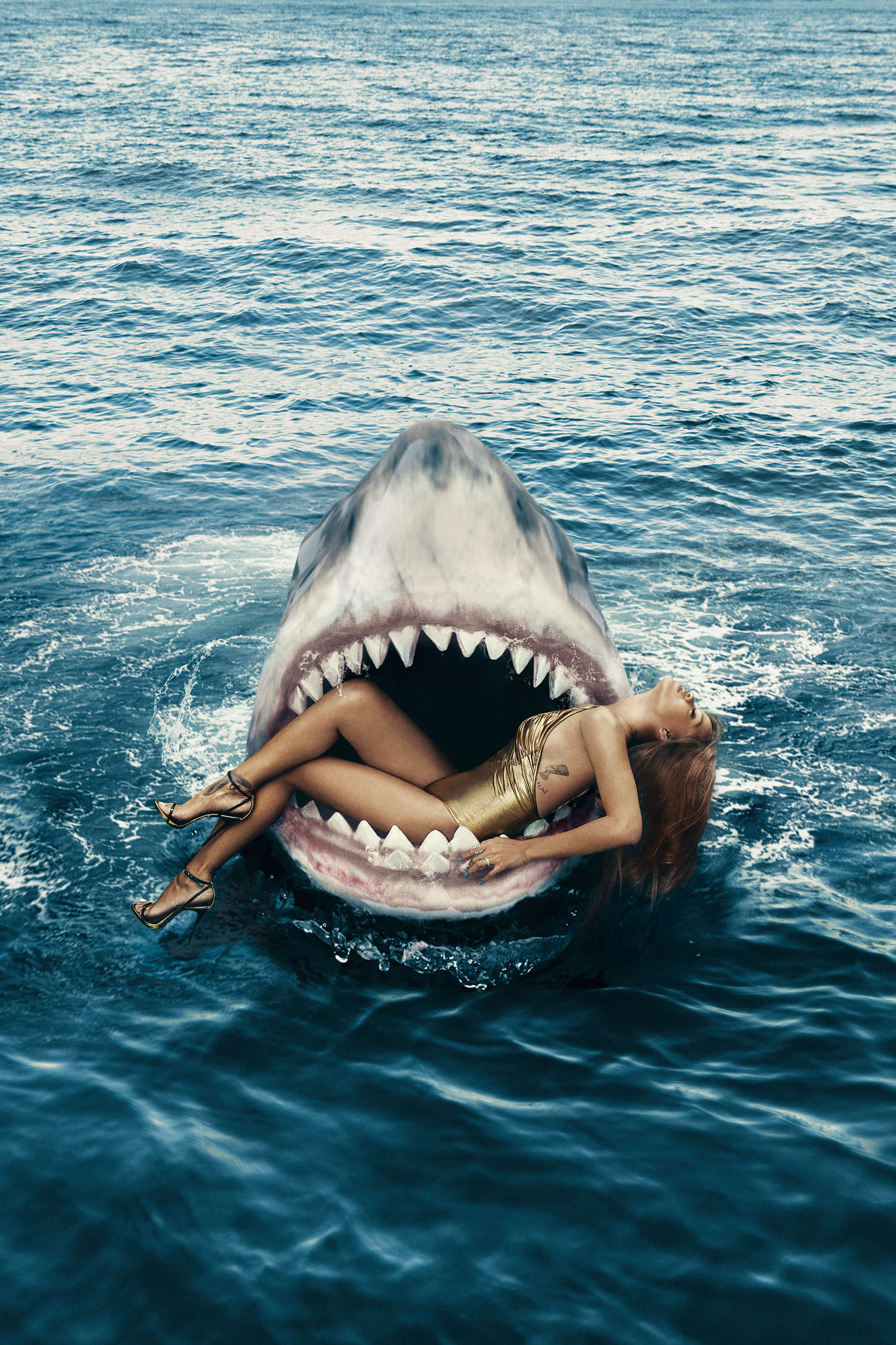 Rihanna-Harpers-Bazaar-US-2015-6