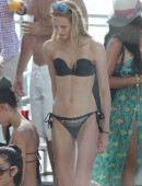 Romee-Strijd-in-Bikini-2