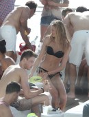 Romee-Strijd-in-Bikini-5